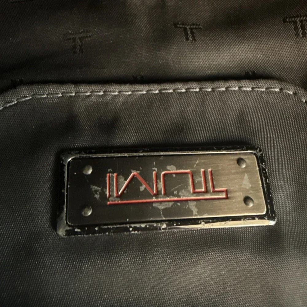 Tumi Shoulder Bag 26175D4 Black Cut Out Flap Messenger Alpha Bag Expandable‎